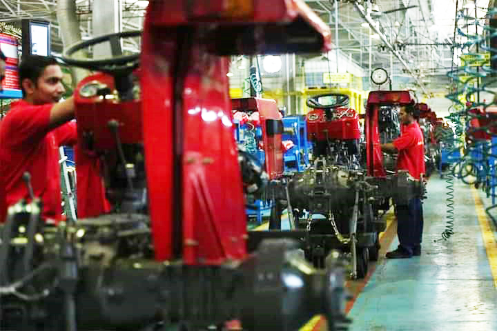 Massey Ferguson Tractor MF-375 Assembling
