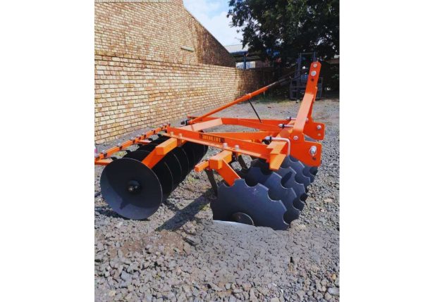 A Murshid Farm Industries Implement Offset Disc Harrow with 14 discs, ideal for efficient soil cultivation.
