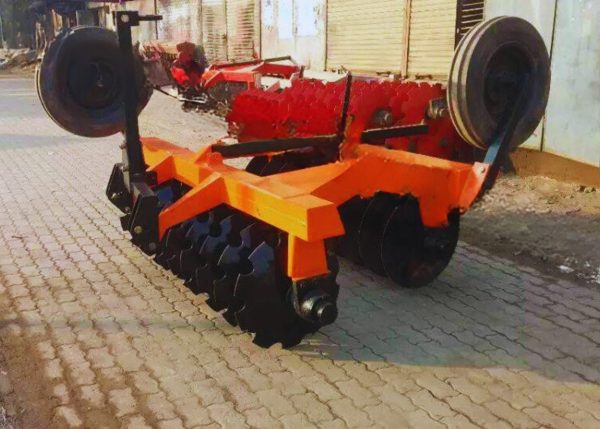 A Murshid Farm Industries Implement Offset Disc Harrow with 14 discs, ideal for efficient soil cultivation.