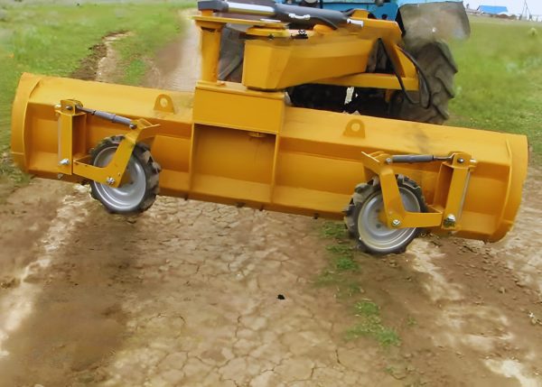 Rear view of Murshid Farm Industries Implement MULTI-PURPOSE REAR BLADE, showcasing its sturdy design and functionality.