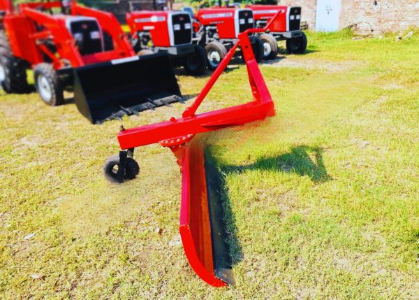 Side view of Murshid Farm Industries Implement MULTI-PURPOSE REAR BLADE, showing its sturdy construction and adjustable features.