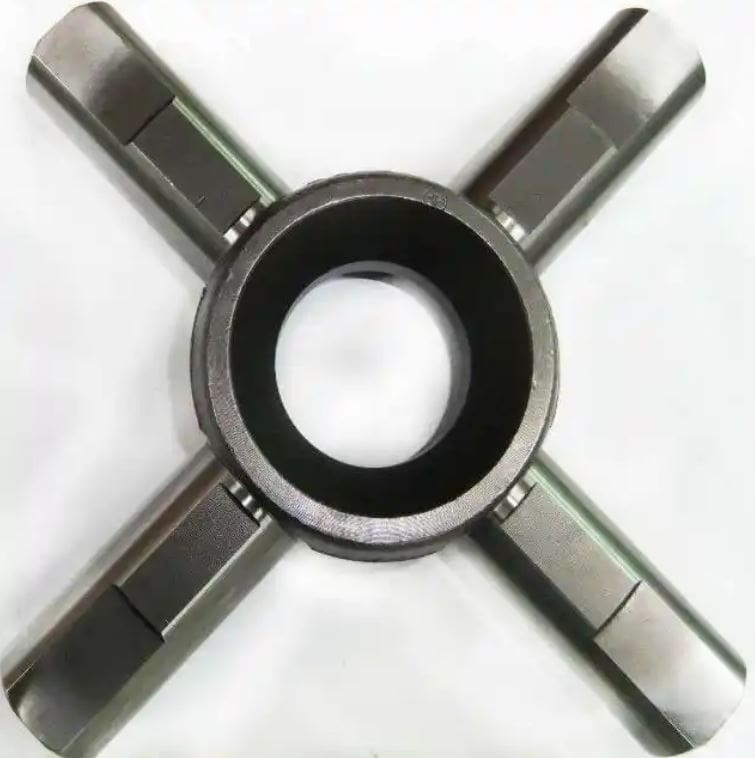 Premium Quality Joint Diff Cross – For Massey Ferguson Tractors OEM Part No. 12746135 MF Tractor Parts MF 375, 385