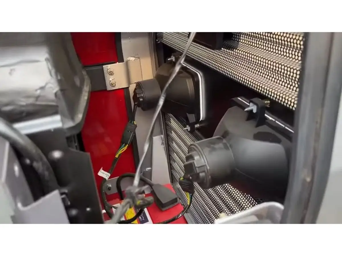 Reliable Massey Ferguson tractor MF 240 2WD 50 HP equipped with Diesel Engine for Cultivation for Use in South Asia and Africa - Image 3