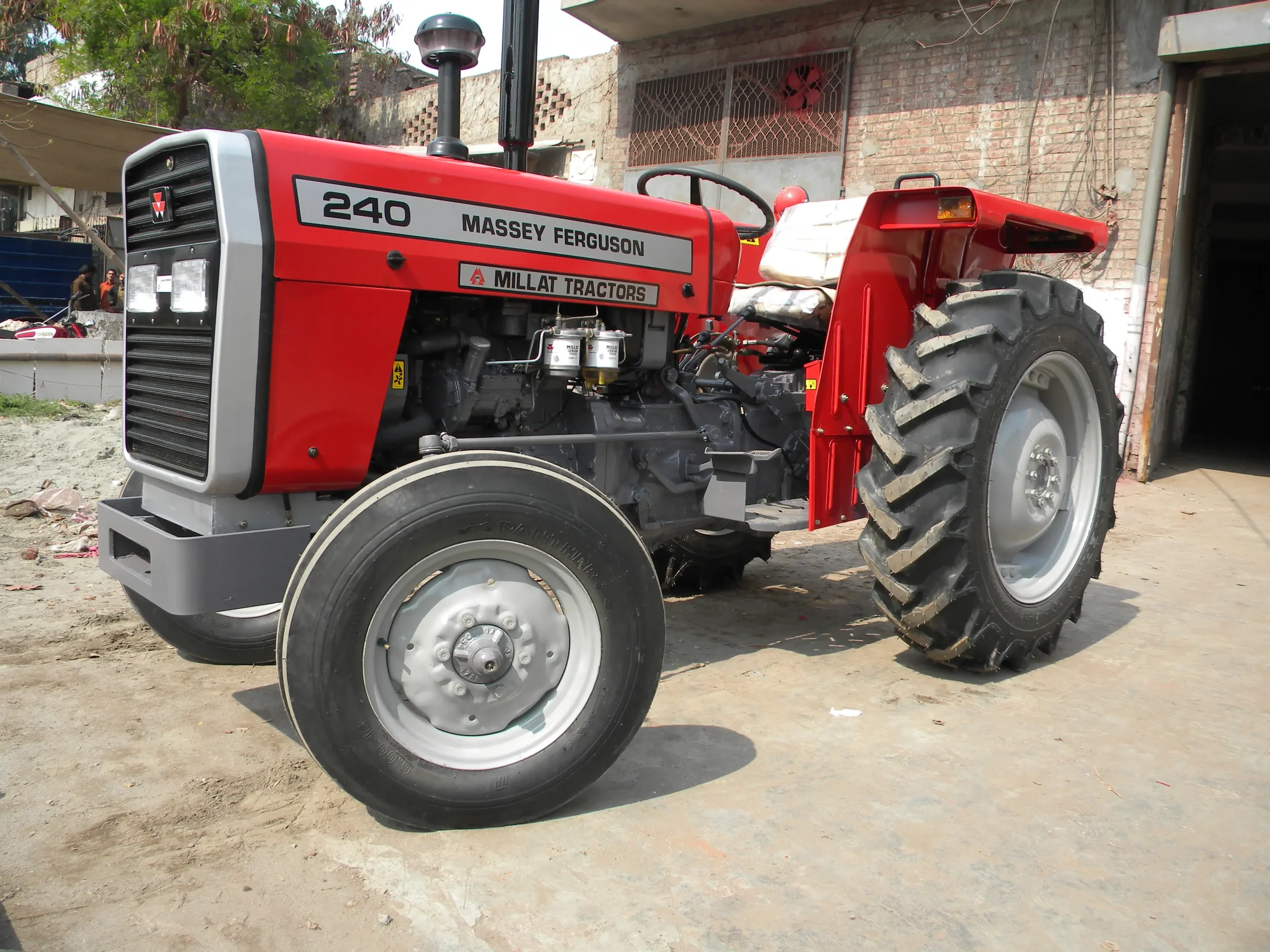 Reliable Massey Ferguson tractor MF 240 2WD 50 HP ideal for Small and Medium Farms suitable for Entry-Level Tractor Buyers - Image 2