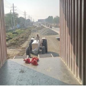 Fuel Efficient Massey Ferguson tractor MF 385 4WD 85 HP with 4WD Power Steering for Large Scale Farming