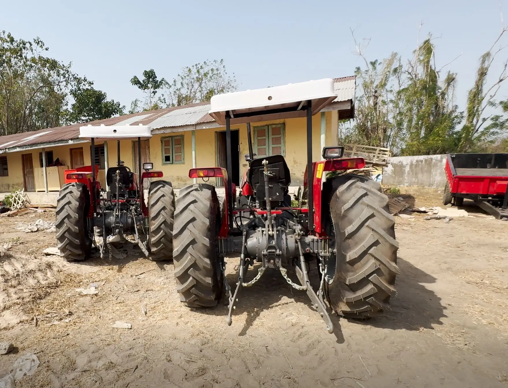 Fuel Efficient Massey Ferguson MF 375 4WD 75 HP tractor with 4WD Traction System for African Market - Image 2