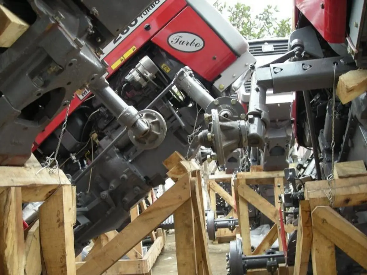Turbocharged Massey Ferguson tractor MF 260 2WD 60 HP designed for Efficient PTO Work in Rural Fields ideal for Entry Level Agr - Image 4